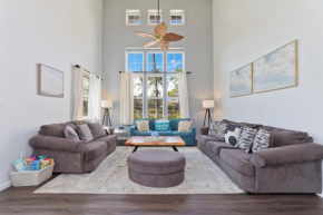 Hilton Pool Pass Included - Stylish Central Villa Mins to Beach Pool & Spa